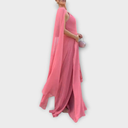 Mabel - Elegantes vestido maxi con capa y alto slit