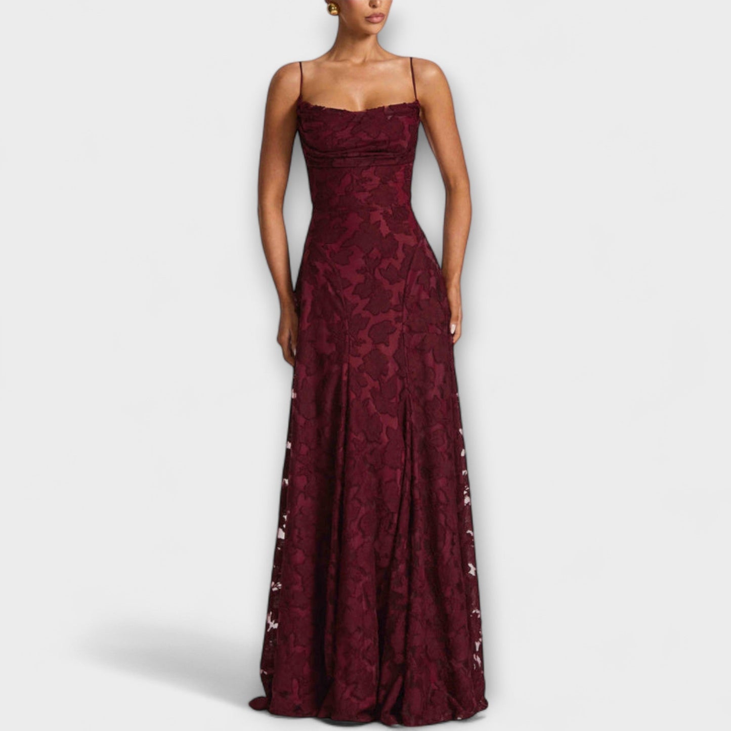 Kairi - Vestido Maxi Estiloso con Encaje Floral y Tirantes de Espagueti