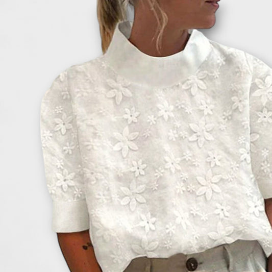 Blusa con cuello bordado simple