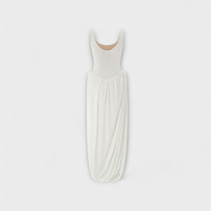 Maxi vestido con falda drapeada y abertura lateral