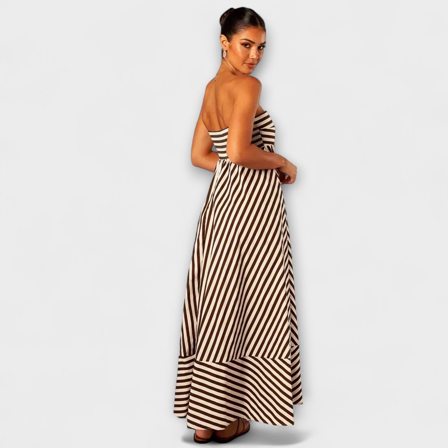Maxi vestido Encanto Nocturno con volantes