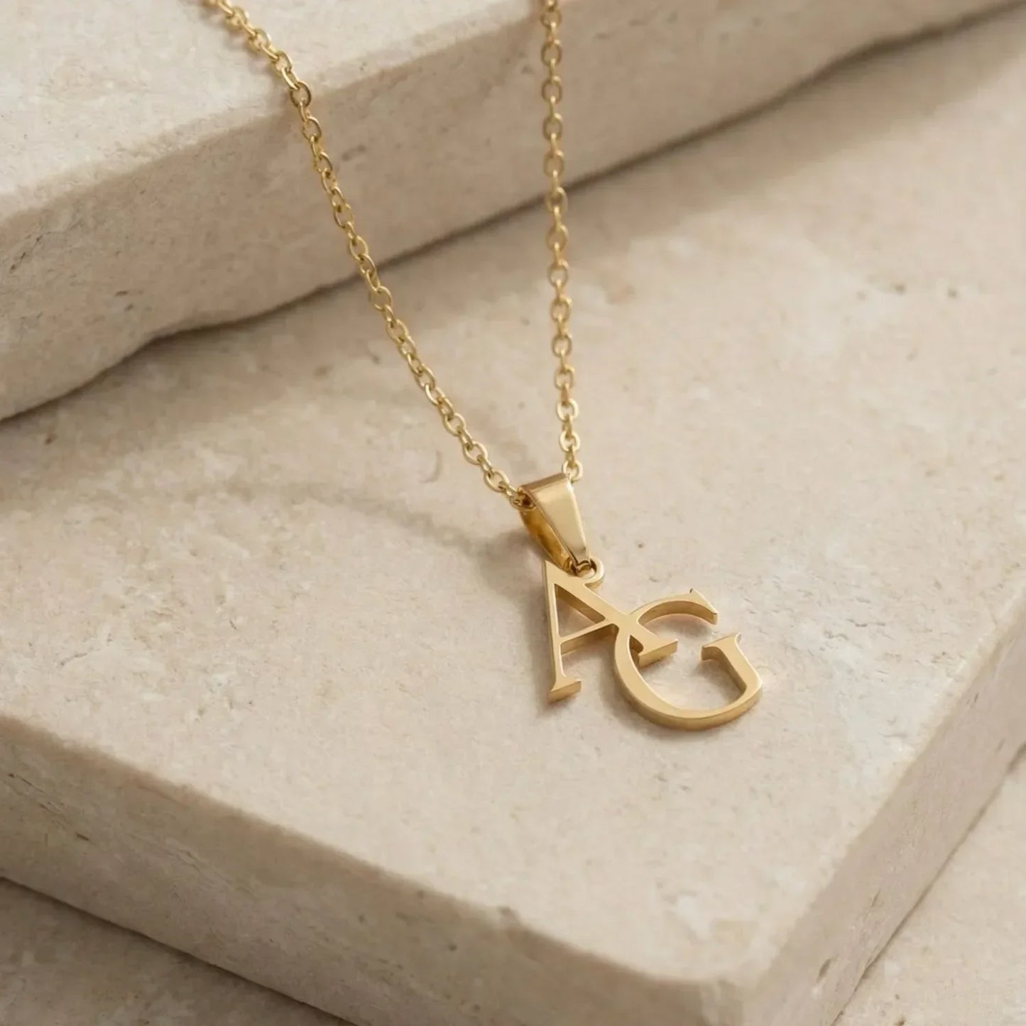 COLLAR INICIAL DOBLE MINIMAL