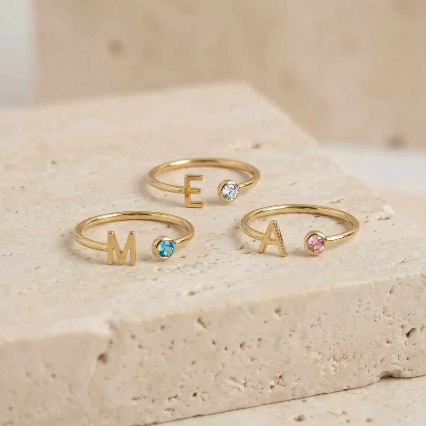 ANILLO CON INICIAL ABIERTO CON CIRCONITA