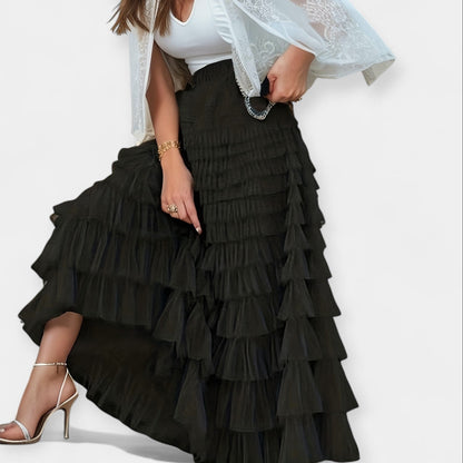 Kristýna - Falda Elegante con Detalle Decorativo de Tul