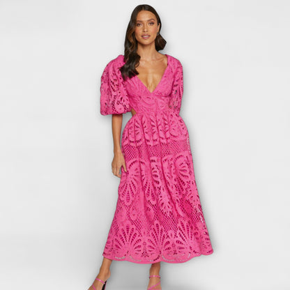 Vestido elegante con delicados detalles