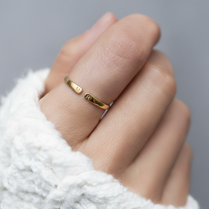 ANILLO ABIERTO DOBLE INICIAL