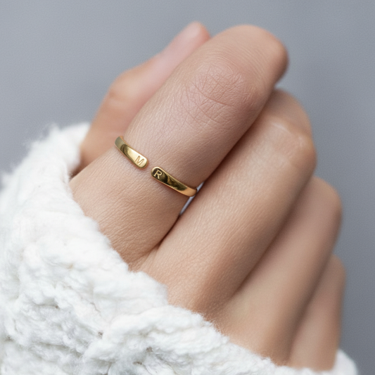 ANILLO ABIERTO DOBLE INICIAL