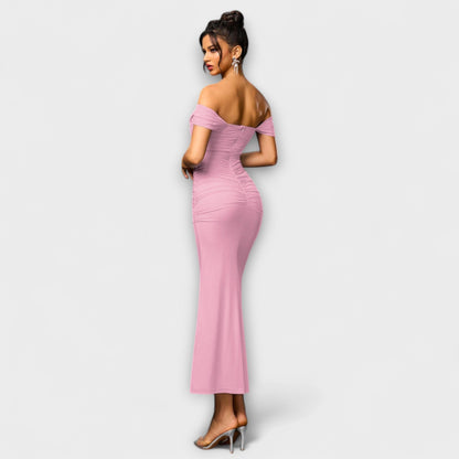 Ione - Vestido ajustado con hombros al descubierto y fruncido