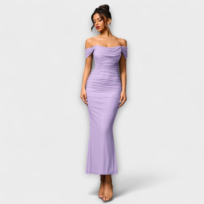 Ione - Vestido ajustado con hombros al descubierto y fruncido