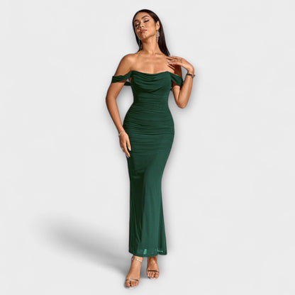 Ione - Vestido ajustado con hombros al descubierto y fruncido