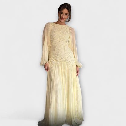 Vestido plisado elegante con mangas largas
