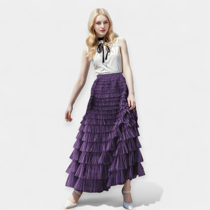 Kristýna - Falda Elegante con Detalle Decorativo de Tul