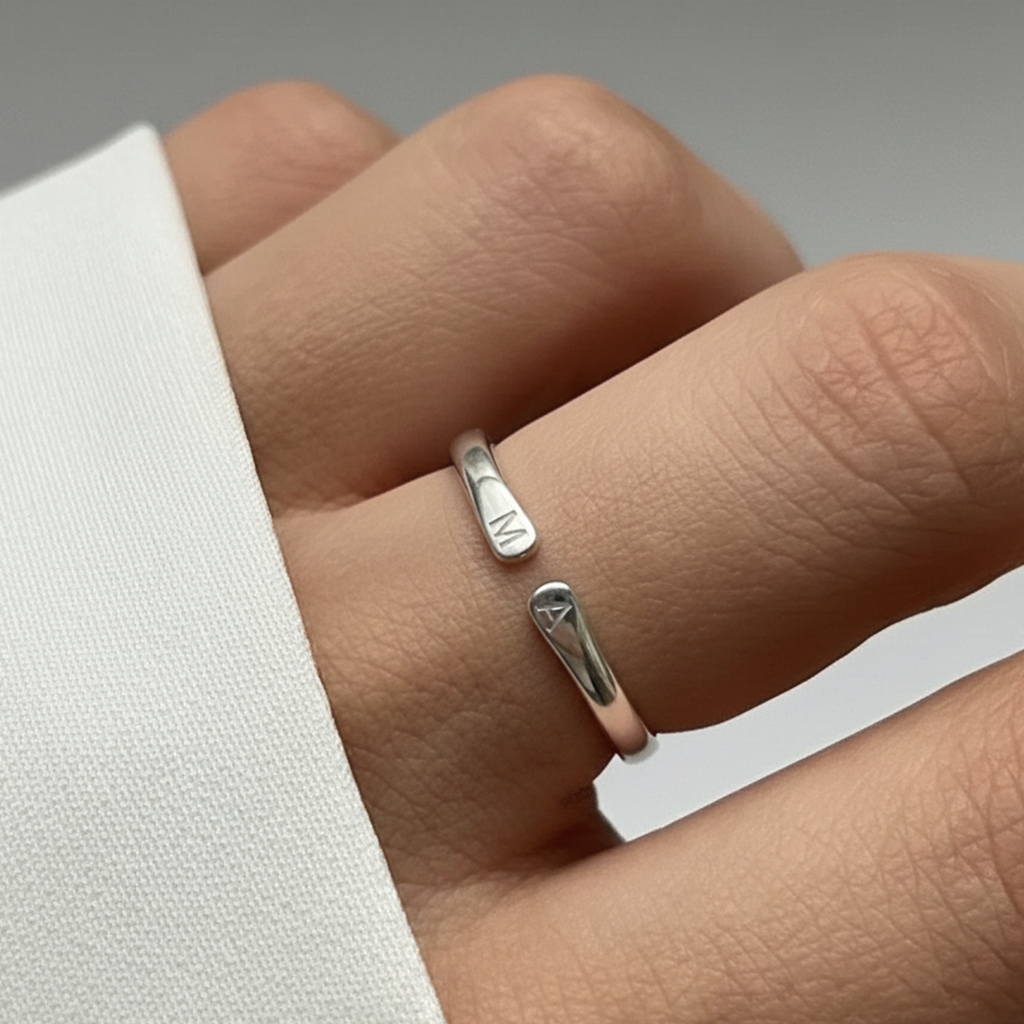 ANILLO ABIERTO DOBLE INICIAL