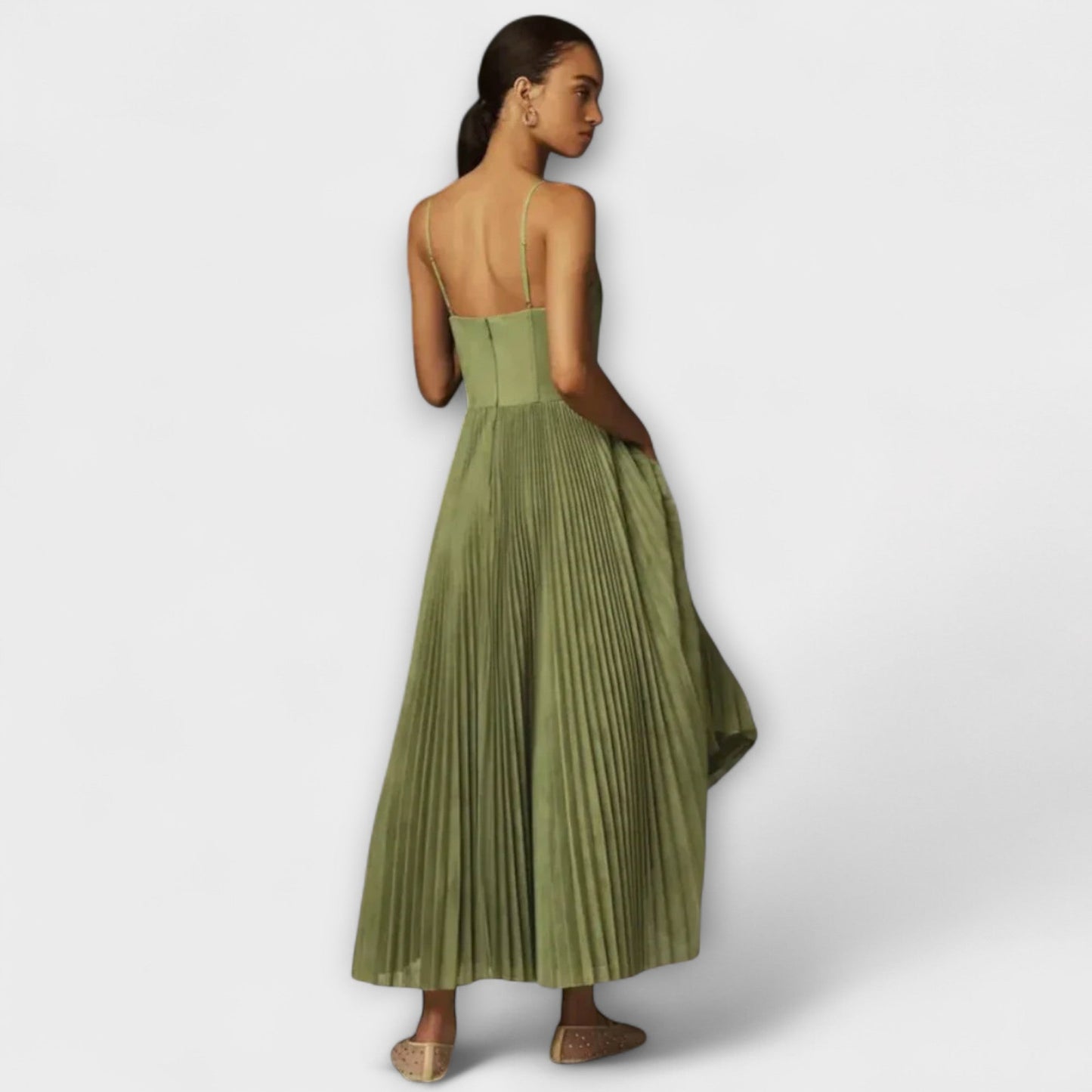 Lucrezia - Trajes elegantes con encanto