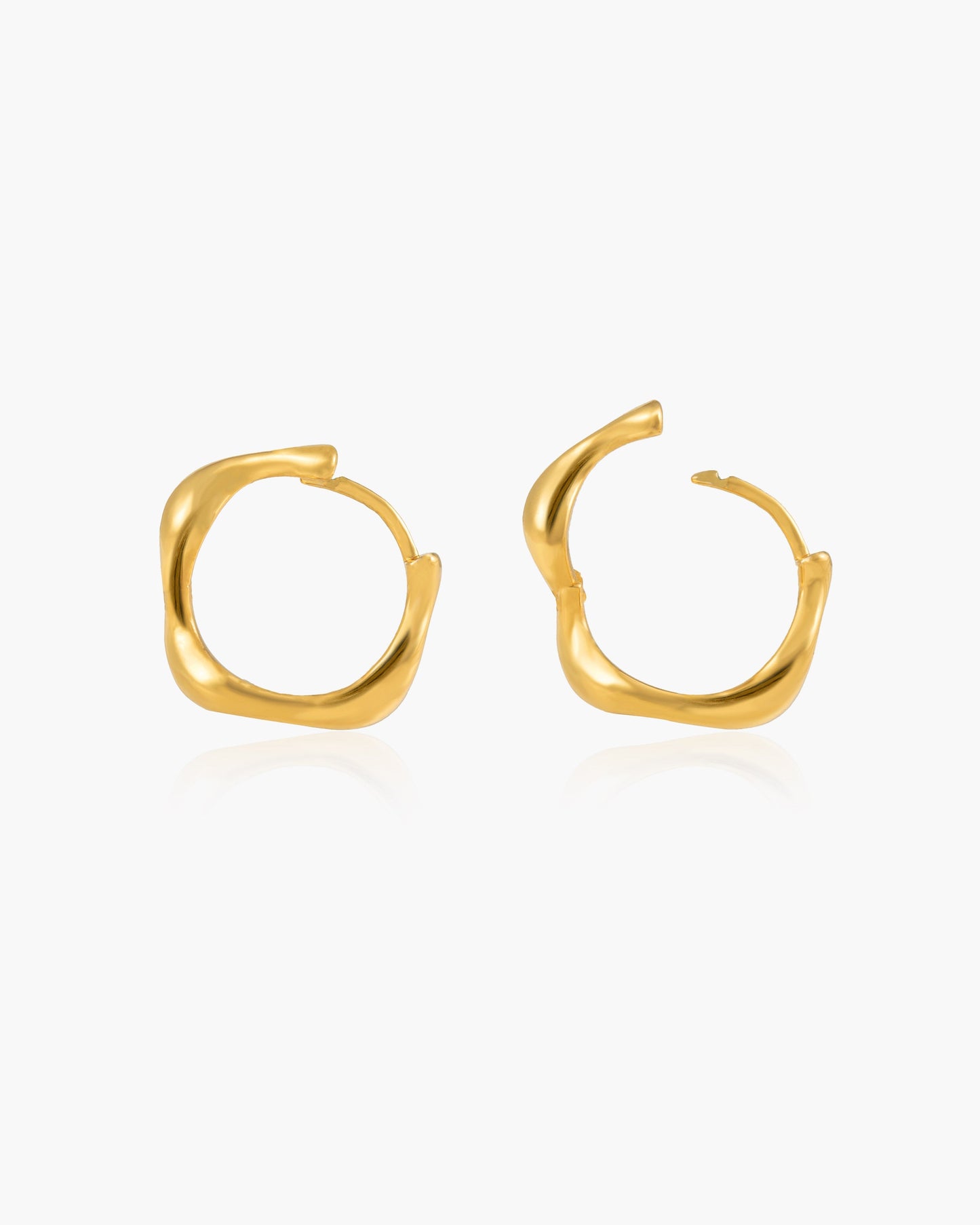Pendientes Aro Ola en Dorado